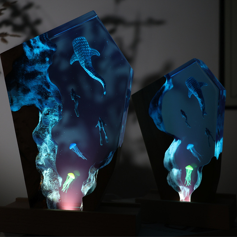 Resin Cave Whale Diver Desktop - đánh giá và giá Resin Art Wedding Gift