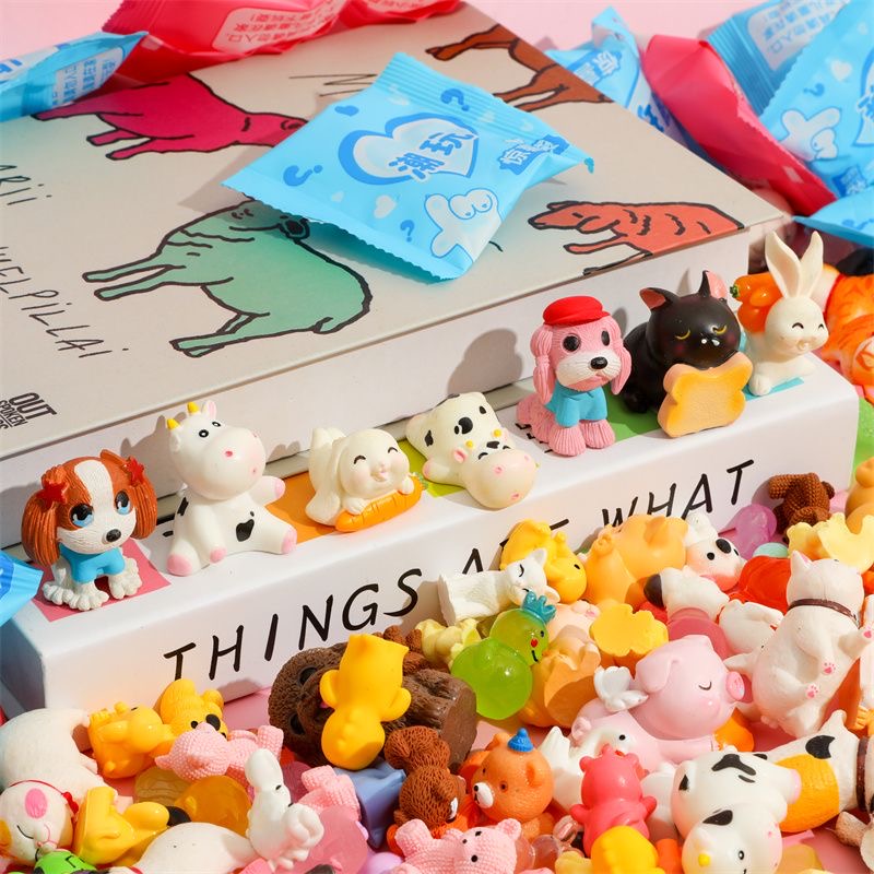 40 Pieces/Set Random Cartoon B - đánh giá và giá Resin Art Case